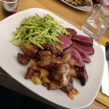 Maravea - piatto unico: trofie al pesto, genovese, picanha e papate al forno - Tavola Calda Near Me - Milan, Michigan