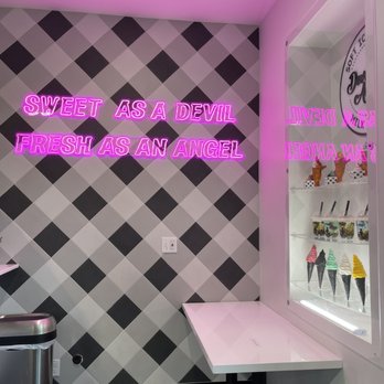 Devil & Angel Desserts - Side photo op + waiting area for drinks - Bubble Tea Near Me - Concord, California