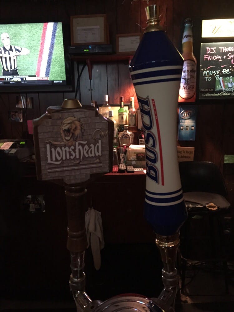 HICKEY’S VALLEY HOUSE Updated September 2024 112 W Lockhart St