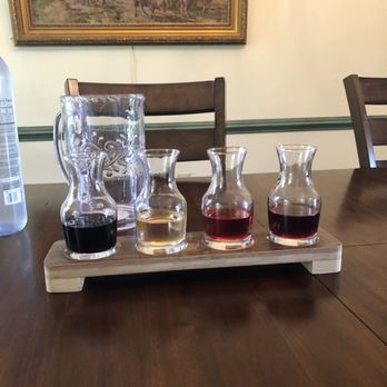 Harkness Edwards Vineyards - Flight of wine - Wineries Near Me - Winchester, Kentucky Harkness Edwards Vineyards - Flight of wine - Wineries Near Me - Winchester, Kentucky
