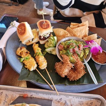 Pacific Catch - Pupu Platter - Sushi Bars Near Me - Santa Clara, California