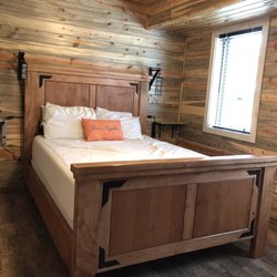 Rio Bella Resort - Trinity Cabin - Downstairs Bedroom (at check-out)