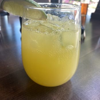Famoso Pizzeria - Famoso Paradiso Mocktail - Pizza Near Me - Calgary, Alberta Famoso Pizzeria - Famoso Paradiso Mocktail - Pizza Near Me - Calgary, Alberta
