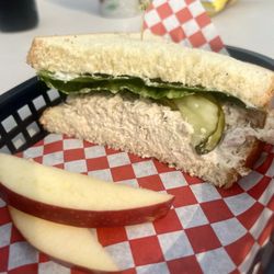 Lone Pine Fruit & Espresso - 1/2 tuna salad. 4.5/5