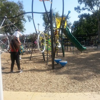 Veteran's Memorial Park - Cool slide. - Parks Near Me - Culver City, California