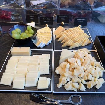 香港美利尼依格羅酒店 - Cheese selection - Hotels Near Me - Hong Kong, HK