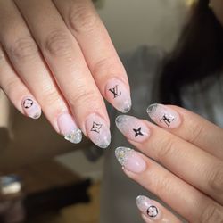 Stella’s Nail Studio