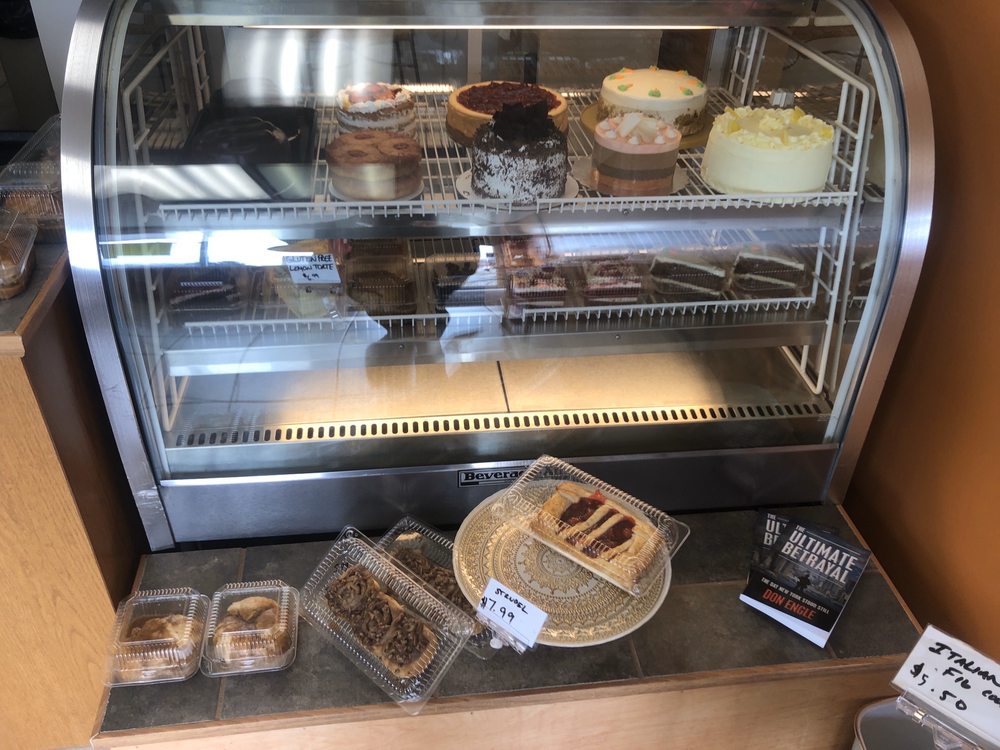 KALINDI’S CAKES AND PIES 156 Photos & 24 Reviews Bakeries 18683 East 10 Mile Rd, Roseville