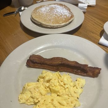 Crooked Tree Cafe - Pancake Breakfast - Cafes Near Me - Marietta, Georgia