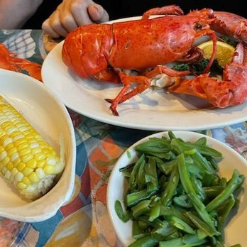 The Lobster Pot - Lobster dinner - Seafood Near Me - Lake George, New York