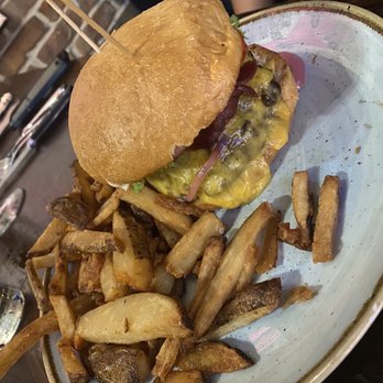 Le Moo - Burger and Fries - Steakhouses Near Me - Louisville, Kentucky Le Moo - Burger and Fries - Steakhouses Near Me - Louisville, Kentucky
