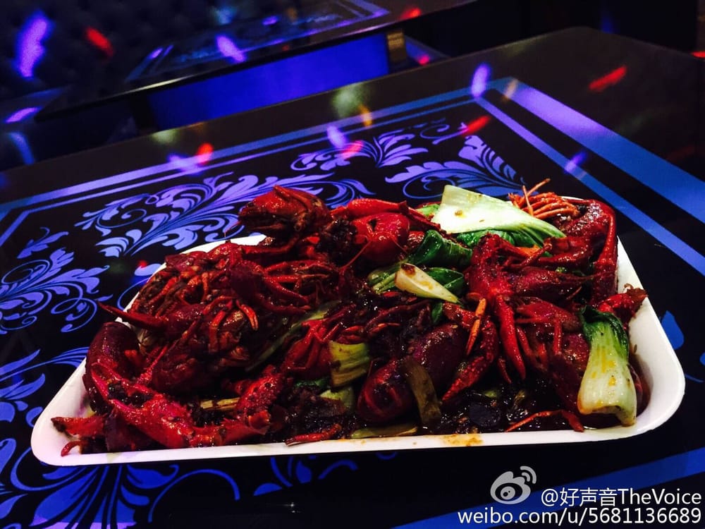 THE VOICE KARAOKE & BAR Updated August 2024 17 Photos 10018 105