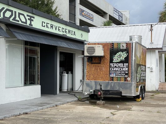 Tepeyolot Cerveceria by null