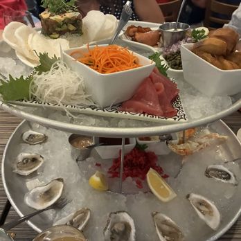 Surf Seafood - Deluxe Sampler - excellent! - Seafood Near Me - Nashua, New Hampshire