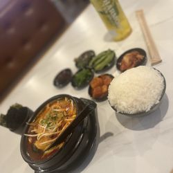 Oppa Beef Bone Soup - Spicy beef noodle soup