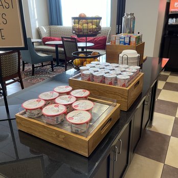 Hampton Inn Bangor - Breakfast - Hotels Near Me - Bangor, Maine Hampton Inn Bangor - Breakfast - Hotels Near Me - Bangor, Maine