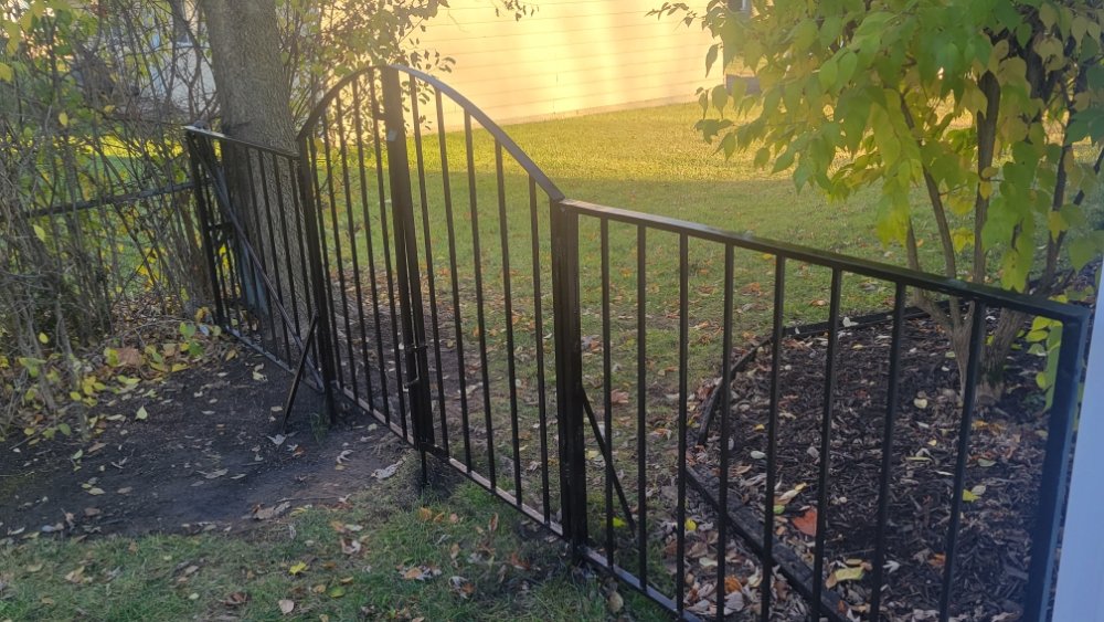 Slide of B & T Contracting