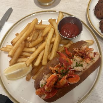 Market Seafood Eatery - Lobster roll - Seafood Near Me - Seattle, Washington Market Seafood Eatery - Lobster roll - Seafood Near Me - Seattle, Washington