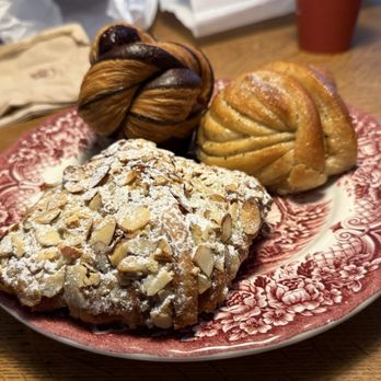 Andersen & Maillard - All three yummies - Bakeries Near Me - Copenhagen, 84 Andersen & Maillard - All three yummies - Bakeries Near Me - Copenhagen, 84