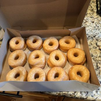 Yos Donuts - Dozen glazed donuts - Donuts Near Me - Shawnee, Kansas