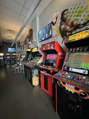 TAPPERS ARCADE BAR - Updated February 2026 - 271 Photos & 261 Reviews