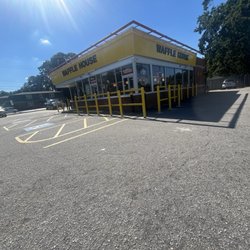 Waffle House - Storefront