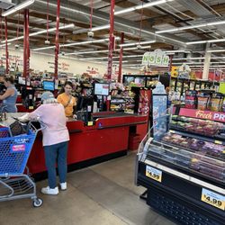 Grocery Outlet - Inside the store