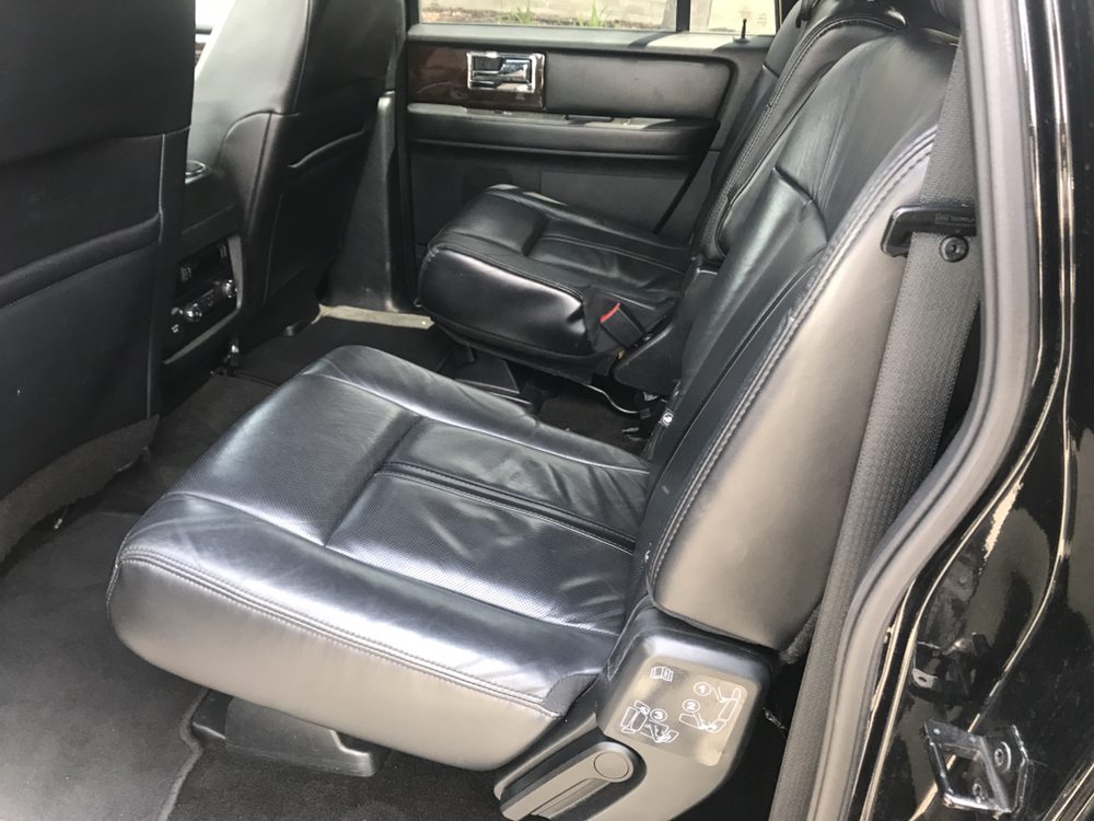 Photo of Finest City Transportation - 2017 Lincoln Navigator( Captain Chairs)
