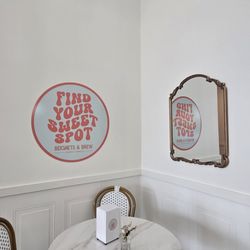 Beignets & Brew - So many cute corners to work or study in / intimate brunch date