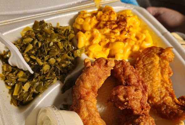 Gus’s World Famous Fried Chicken by null