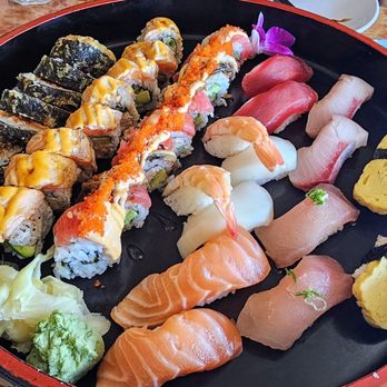 Q Sushi Bar & Kitchen - Variety of sushi rolls and nigiri - Japanese Near Me - Lynnwood, Washington Q Sushi Bar & Kitchen - Variety of sushi rolls and nigiri - Japanese Near Me - Lynnwood, Washington