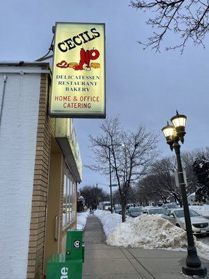 Cecil's by null