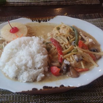 Old Siam - Chicken Green Curry is AMAZING! - Thai Near Me - Jacksonville, North Carolina
