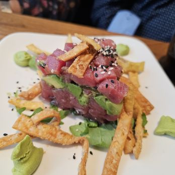 Ecco - Mahi tuna - Italian Near Me - Trumbull, Connecticut