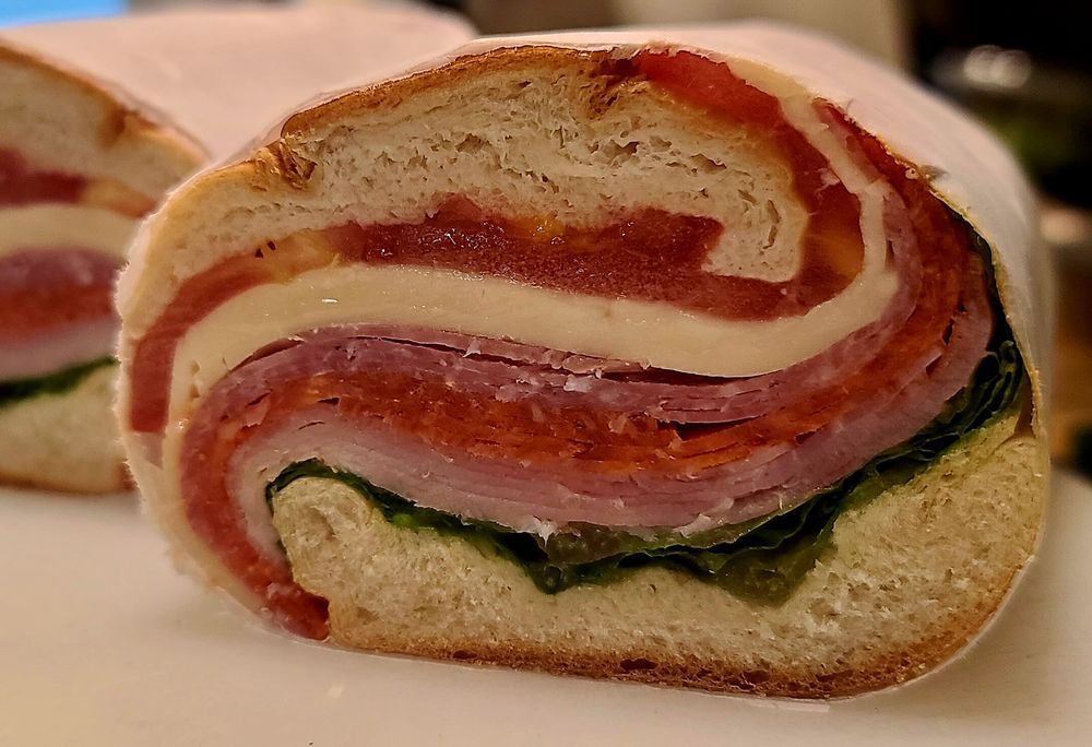 MELVILLE DELI Updated October 2024 27 Photos & 51 Reviews 90