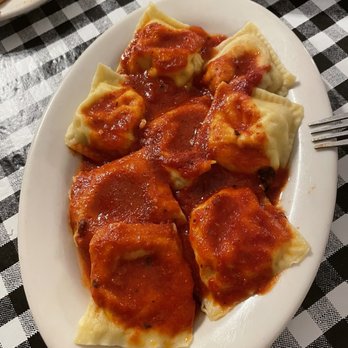 Mama Santa's - Ravioli - 1/2 meat 1/2 cheese - Pizza Near Me - Cleveland, Ohio