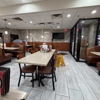 Leo’s Coney Island - Seating - Breakfast & Brunch Near Me - Romulus, Michigan Leo’s Coney Island - Seating - Breakfast & Brunch Near Me - Romulus, Michigan