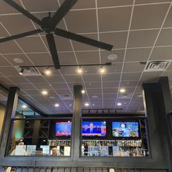 J Peters Grill and Bar Pawleys Island - Interior