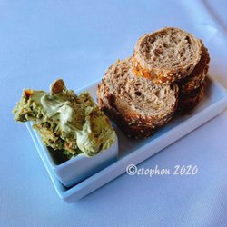 Siebzehn80 - Kürbiskernbutter und Brot...