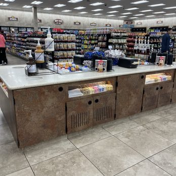 Buc-ee's - Gas Stations Near Me - Calhoun, Georgia