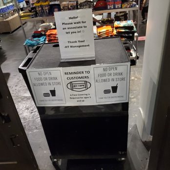 Hot Topic - Accessories Near Me - Springfield, Missouri