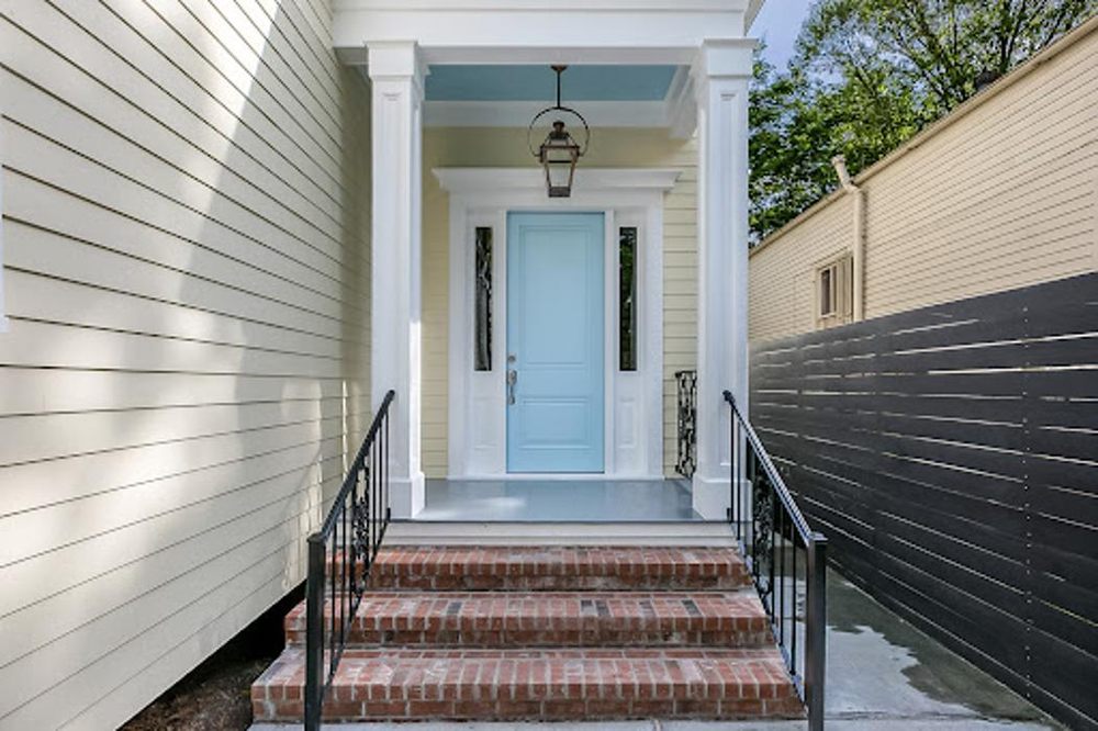 Slide of Castillo Builders