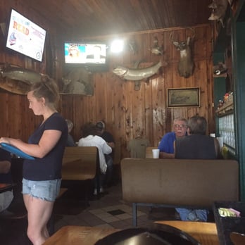 Pop's Southern Style Barbeque - Pops bbq interior - American Near Me - Morehead, Kentucky