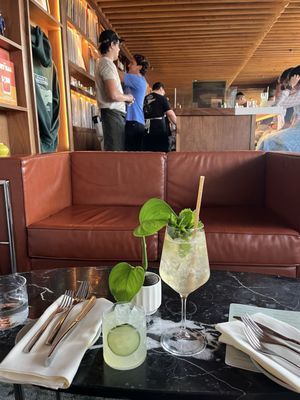 Nómade Tapas and Records by null