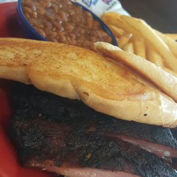 Bandana's Bar-B-Q - Ribs and sausage lunch