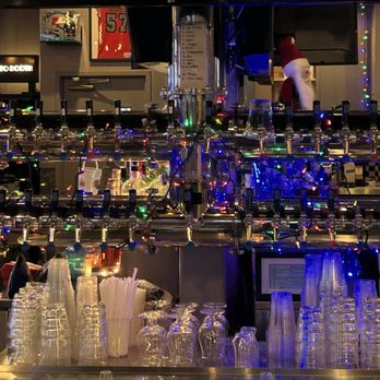 Brewbury - Lots of taps. - Sports Bars Near Me - Middlebury, Connecticut