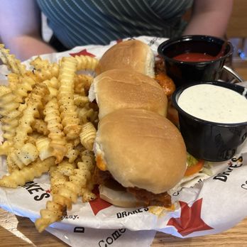 Drake's Paddock Shops - Buffalo Chicken Minis - American Near Me - Louisville, Kentucky Drake's Paddock Shops - Buffalo Chicken Minis - American Near Me - Louisville, Kentucky