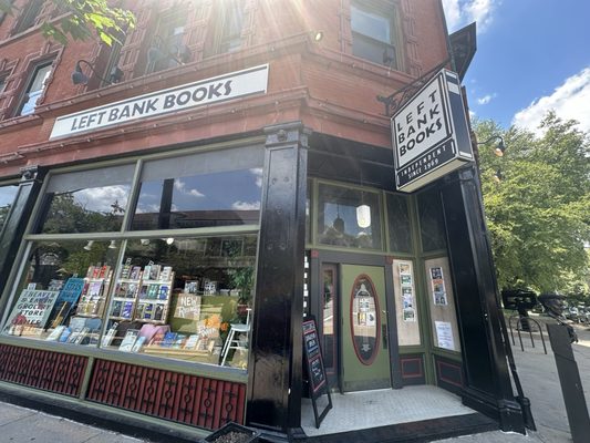 Left Bank Books by null