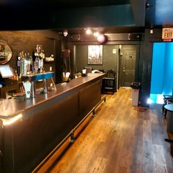 Zissimos Bar - 2nd floor bar opens at 7:30 for most events.