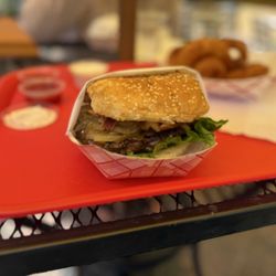 Burger Lounge